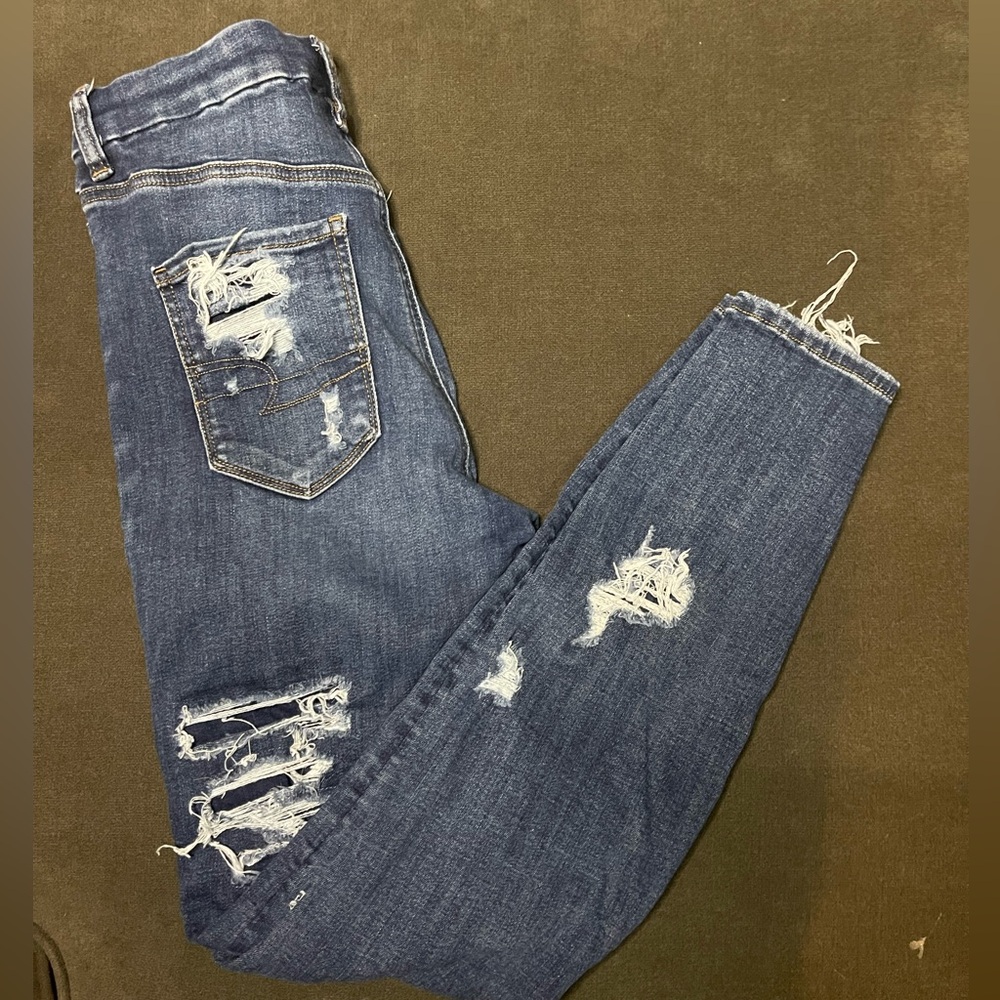 American Eagle distressed jeggings